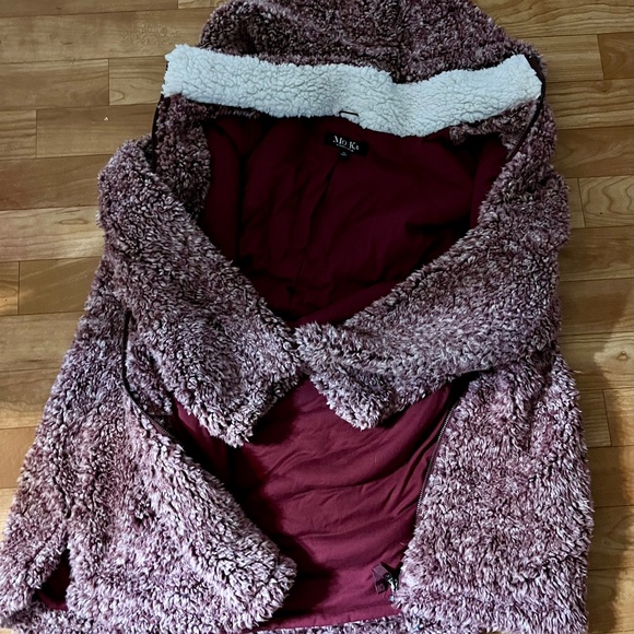 Jackets & Blazers - Burgundy hooded light fleece jacket